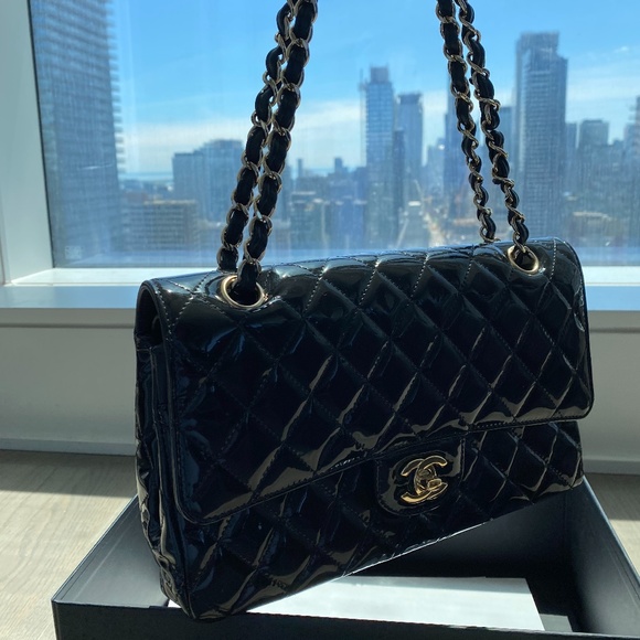 AUTHENTIC Chanel Black Patent Leather Medium Class - Picture 6 of 9